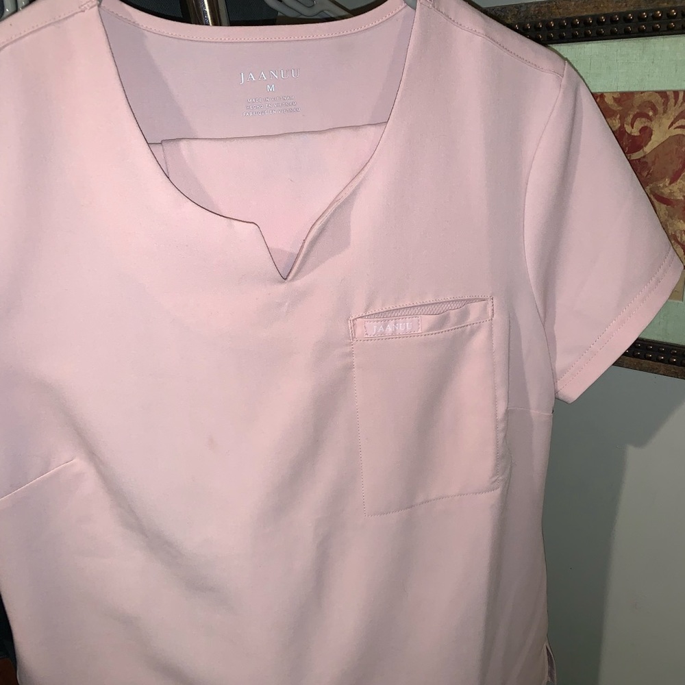 Jaanuu scrub set (Blushing Pink)